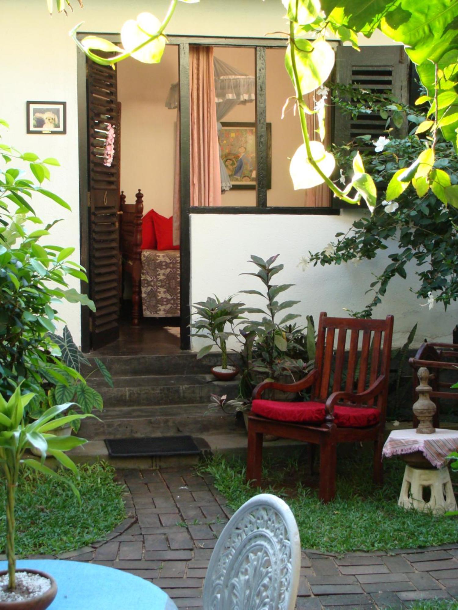 The Icebear Guesthouse Negombo Oda fotoğraf
