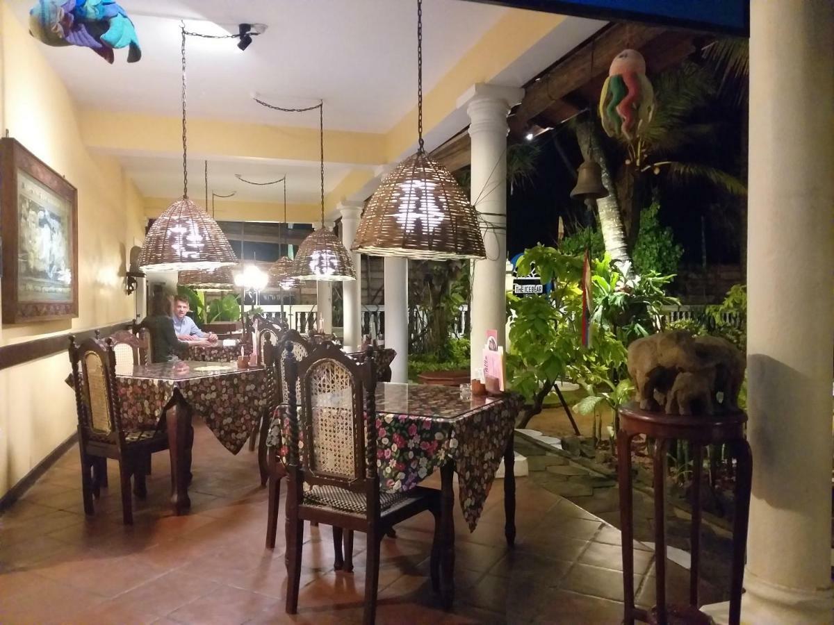 The Icebear Guesthouse Negombo Dış mekan fotoğraf